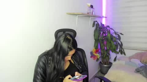 caroline_rodriguez_9 online show from September 2025 03:33:02 AM