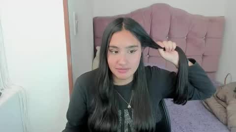 caroline_rodriguez_9 online show from October 2025 07:34:02 PM