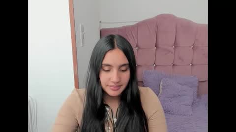 caroline_rodriguez_9 online show from October 2025 07:44:02 PM