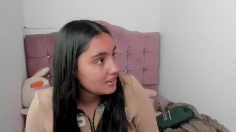 caroline_rodriguez_9 online show from October 2025 07:15:01 PM