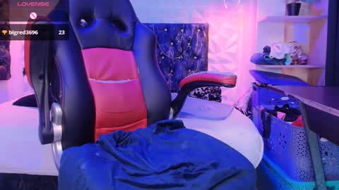 Snapshot of carolinescoth_dl chatting on January 2025 08:39:02 PM Caroline Scoth online show from January 2025 08:39:02 PM