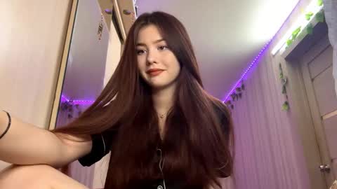 Emma online show from November 2025 12:09:02 PM