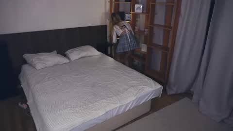 Hello everyone Im Monica Its my first day Were going to have fun together  online show from November 2025 08:07:01 PM