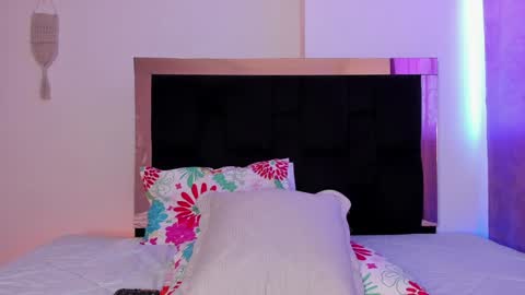 Caro  online show from December 2024 05:22:02 PM