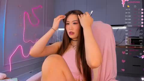 Snapshot of carpe_diemmm chatting on March 2026 04:25:01 AM Yummi online show from March 2026 04:25:01 AM