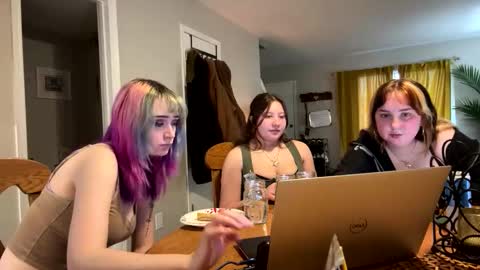 carpetmunchers online show from March 2026 11:52:04 PM