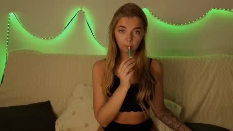 carriebradshawww online show from October 2025 01:40:02 PM