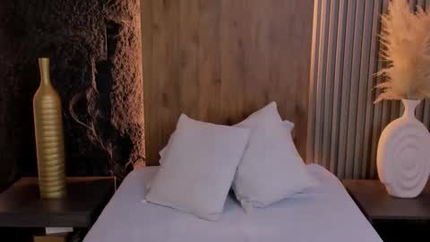 Casandra  online show from September 2025 07:03:02 PM