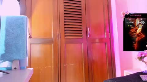 Snapshot of casey_lorens chatting on May 2026 03:37:02 AM casey online show from May 2026 03:37:02 AM