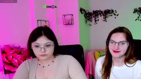 Snapshot of casey_meow_ chatting on June 2026 07:06:02 PM casey_meow_ online show from June 2026 07:06:02 PM