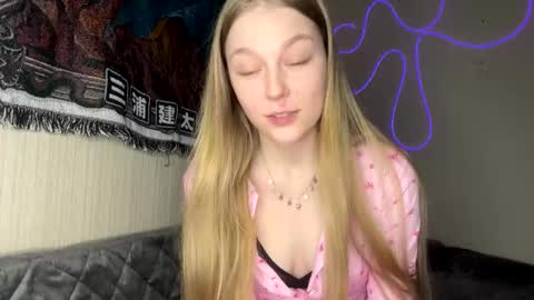 Cassandra online show from March 2026 06:15:01 PM