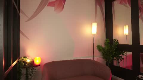 Snapshot of cassie_palmer chatting on July 2026 06:28:01 PM Hello my name is Cassie and my friend Nilo is also here online show from July 2026 06:28:01 PM