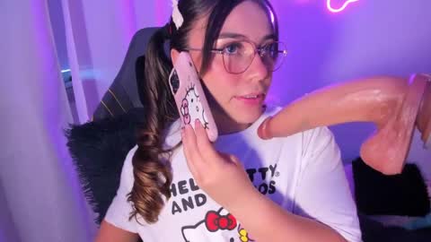 Snapshot of cassiebigass_ chatting on May 2026 09:22:01 PM Bela igzaii9r online show from May 2026 09:22:01 PM