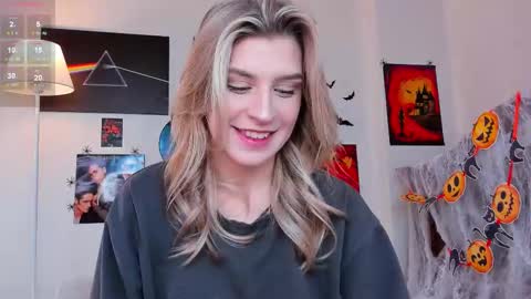 Im Cassie3 online show from November 2025 08:13:01 AM