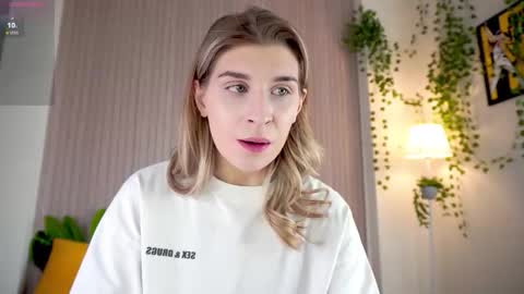 Im Cassie3 online show from March 2026 08:32:02 AM