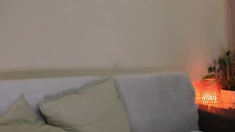  cassandra  online show from December 2025 09:22:01 PM