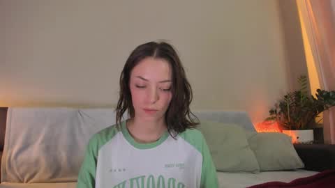  cassandra  online show from December 2025 04:48:01 PM