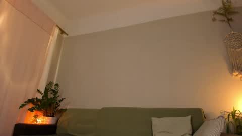  cassandra  online show from April 2026 06:59:02 PM