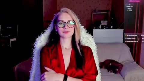 Snapshot of cassy_moore chatting on March 2025 06:37:02 PM Ellie online show from March 2025 06:37:02 PM