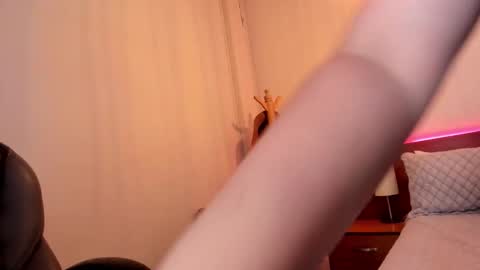 Karol  online show from November 2025 07:13:02 PM