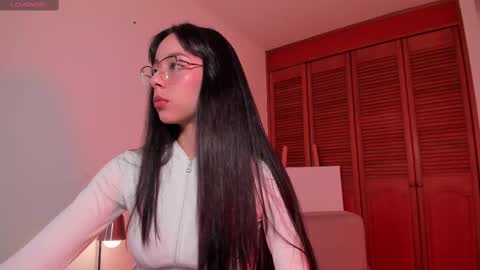 Loren online show from February 2025 09:37:01 PM