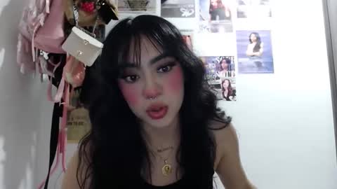 Mila online show from October 2025 06:02:02 AM