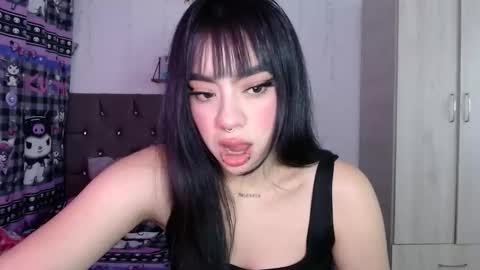 Mila online show from December 2025 05:26:01 AM