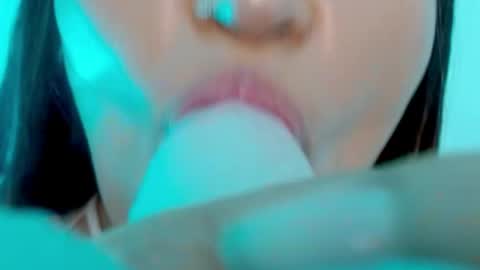 Snapshot of cata__gutierrez_ chatting on May 2026 07:06:01 AM Cata online show from May 2026 07:06:01 AM