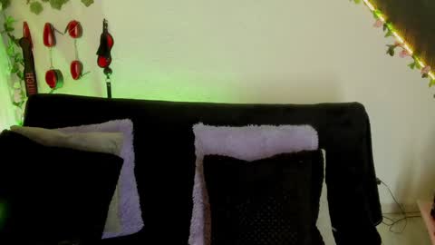 Snapshot of cata_greenn chatting on December 2024 08:44:01 PM Cata green model independient online show from December 2024 08:44:01 PM