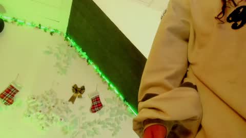 Snapshot of cata_greenn chatting on December 2024 11:28:02 PM Cata green model independient online show from December 2024 11:28:02 PM