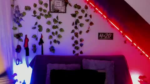 Snapshot of cata_greenn chatting on January 2025 09:50:01 PM Cata green model independient online show from January 2025 09:50:01 PM