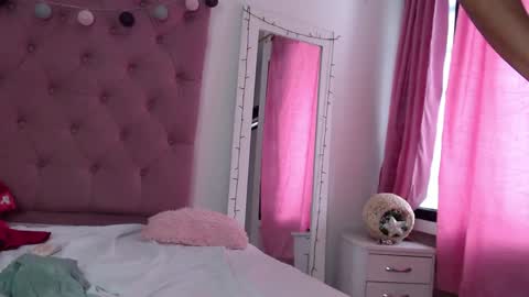 catalaia_stomm online show from January 2025 05:42:02 PM