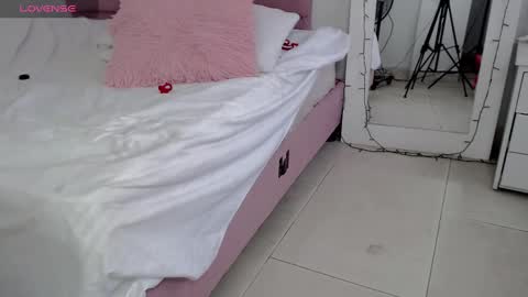 catalaia_stomm online show from February 2025 04:14:01 PM