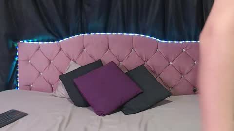 Cata Prins  online show from February 2026 11:59:01 AM