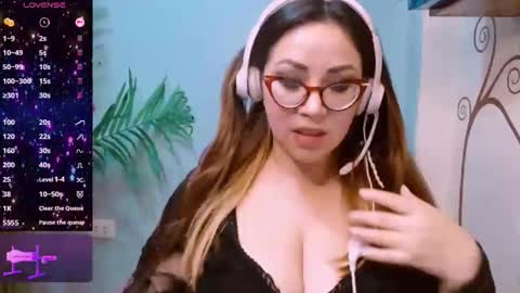 Snapshot of catalina3772516 chatting on June 2026 11:33:02 PM catalina3772516 online show from June 2026 11:33:02 PM