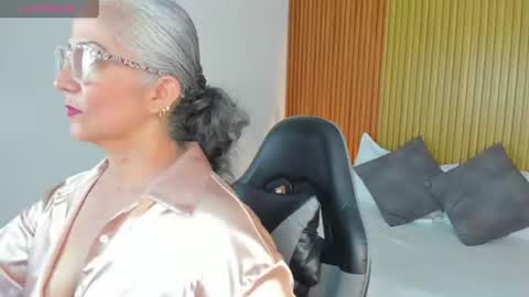 Snapshot of catalina_villan chatting on June 2026 06:33:01 PM C A T A L I N A online show from June 2026 06:33:01 PM