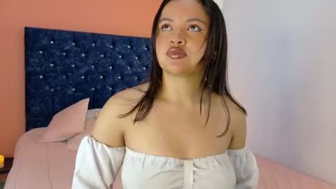 Snapshot of catalinaa_01 chatting on June 2026 11:14:01 AM Catalina online show from June 2026 11:14:01 AM