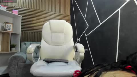 catalinamartinezz_ online show from February 2026 01:15:01 PM