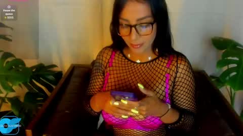 Snapshot of caterinezapataa chatting on April 2026 04:31:02 PM Caterine Zapata online show from April 2026 04:31:02 PM