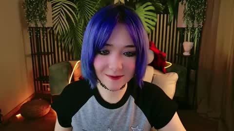 Snapshot of catharinejones chatting on June 2026 10:21:02 AM KettieHi My name is Katie I love drawing and I can play the guitar. And love dancing online show from June 2026 10:21:02 AM