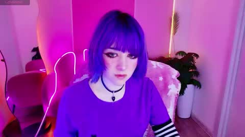 Snapshot of catharinejones chatting on June 2026 10:30:01 AM KettieHi My name is Katie I love drawing and I can play the guitar. And love dancing online show from June 2026 10:30:01 AM