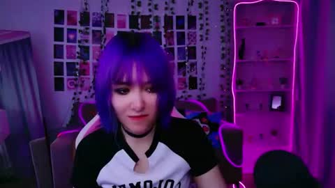 Snapshot of catharinejones chatting on June 2026 08:22:02 AM KettieHi My name is Katie I love drawing and I can play the guitar. And love dancing online show from June 2026 08:22:02 AM