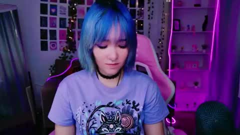 Snapshot of catharinejones chatting on July 2026 07:33:01 AM KettieHi My name is Katie I love drawing and I can play the guitar. And love dancing online show from July 2026 07:33:01 AM