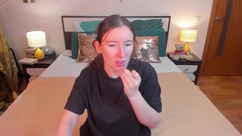 Catrin online show from January 2026 05:33:02 AM