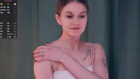 Snapshot of cathrinetunick chatting on February 2026 07:15:01 AM Aria and Kira online show from February 2026 07:15:01 AM