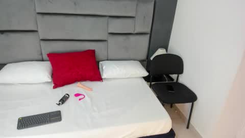 Catleya online show from December 2025 12:09:01 PM