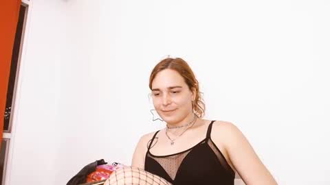 Snapshot of catnessa_ chatting on October 2025 12:18:02 AM Catalina Restrepo online show from October 2025 12:18:02 AM