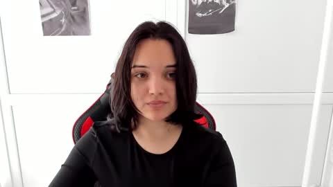 Snapshot of catrine_cute chatting on May 2026 06:33:02 AM Catrine online show from May 2026 06:33:02 AM