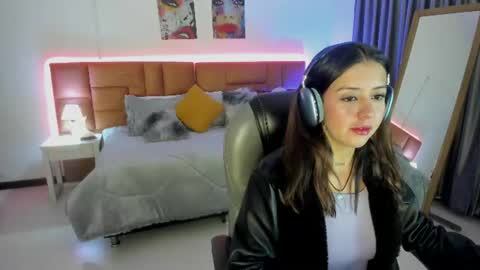 catti_brie_ online show from June 2026 11:30:02 AM