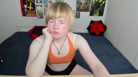 cattie_w_ online show from May 2026 01:57:16 AM